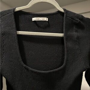 Abercrombie square neck body con sweater